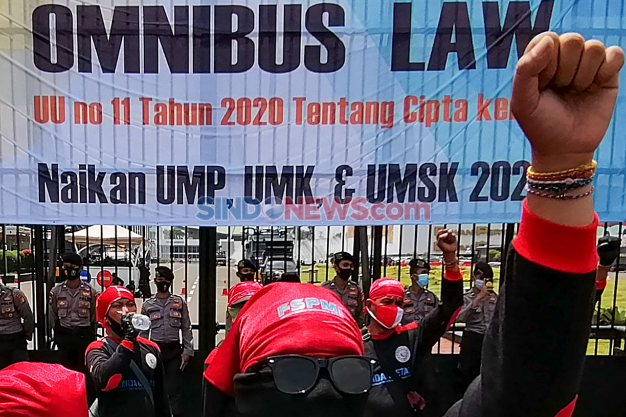 Kepung DPR, Buruh Kembali...