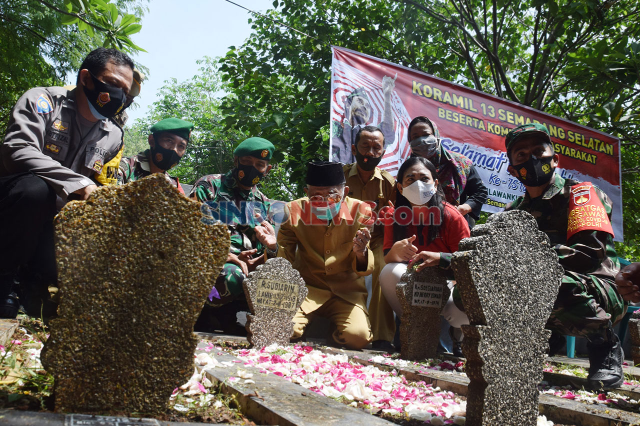 Ziarah di Makam Penyiar...