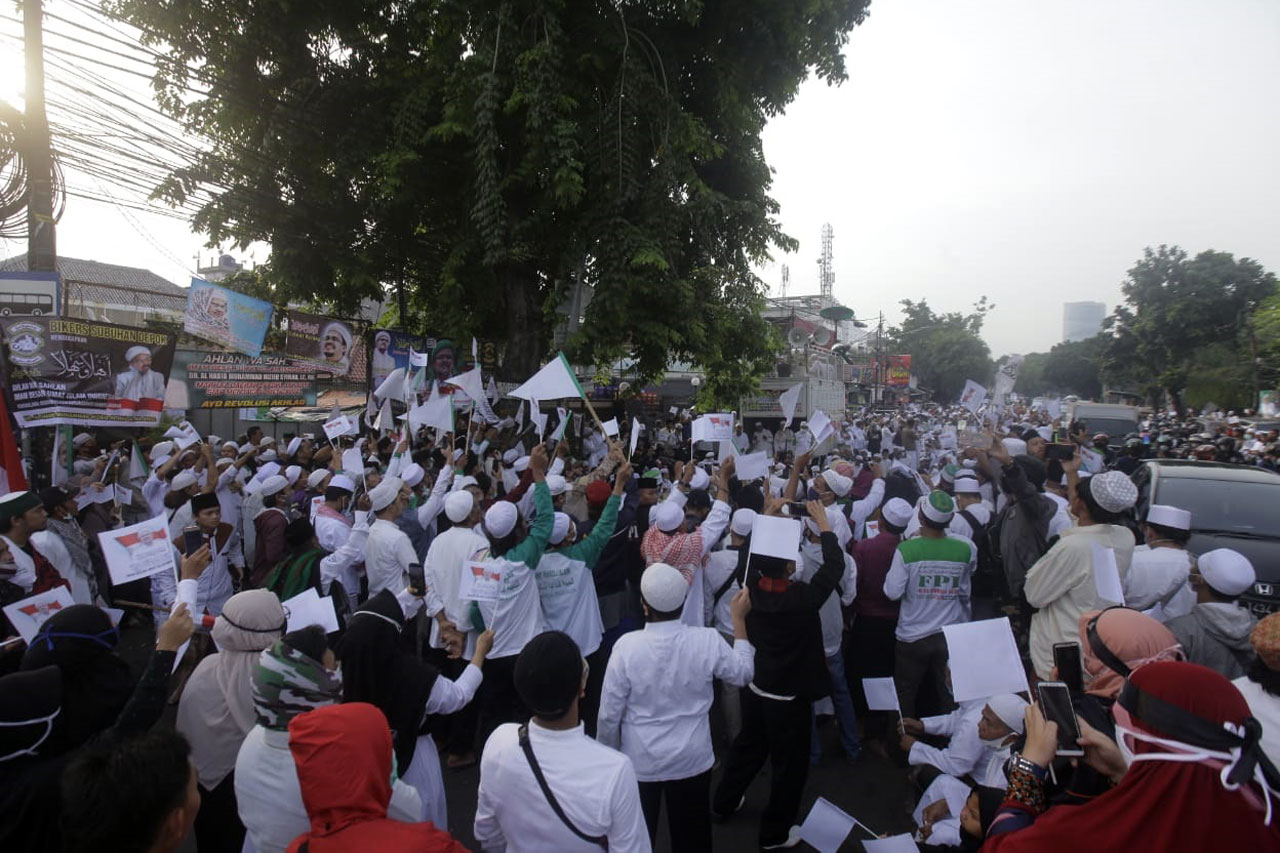 Massa Simpatisan Habib...