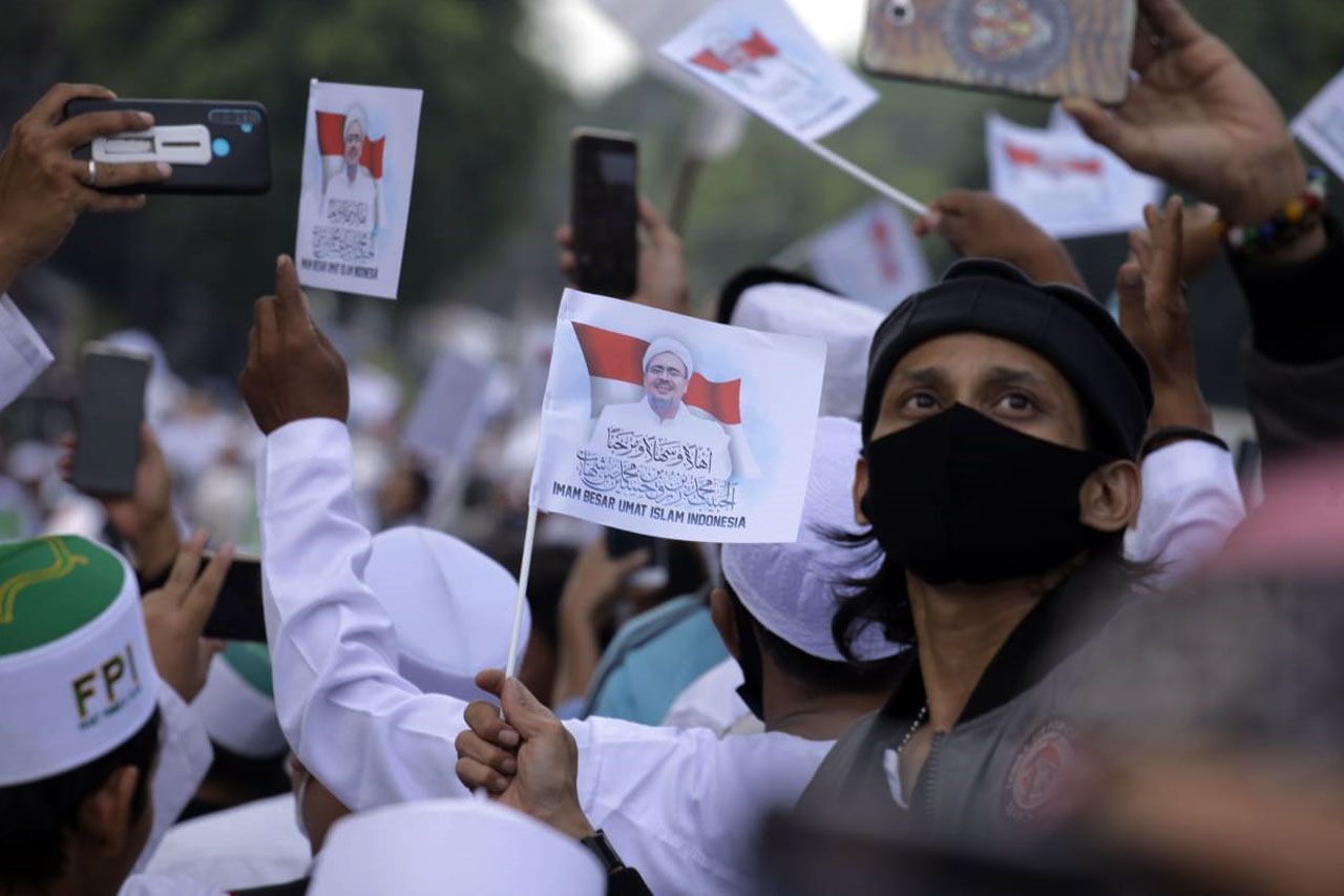 Massa Simpatisan Habib...