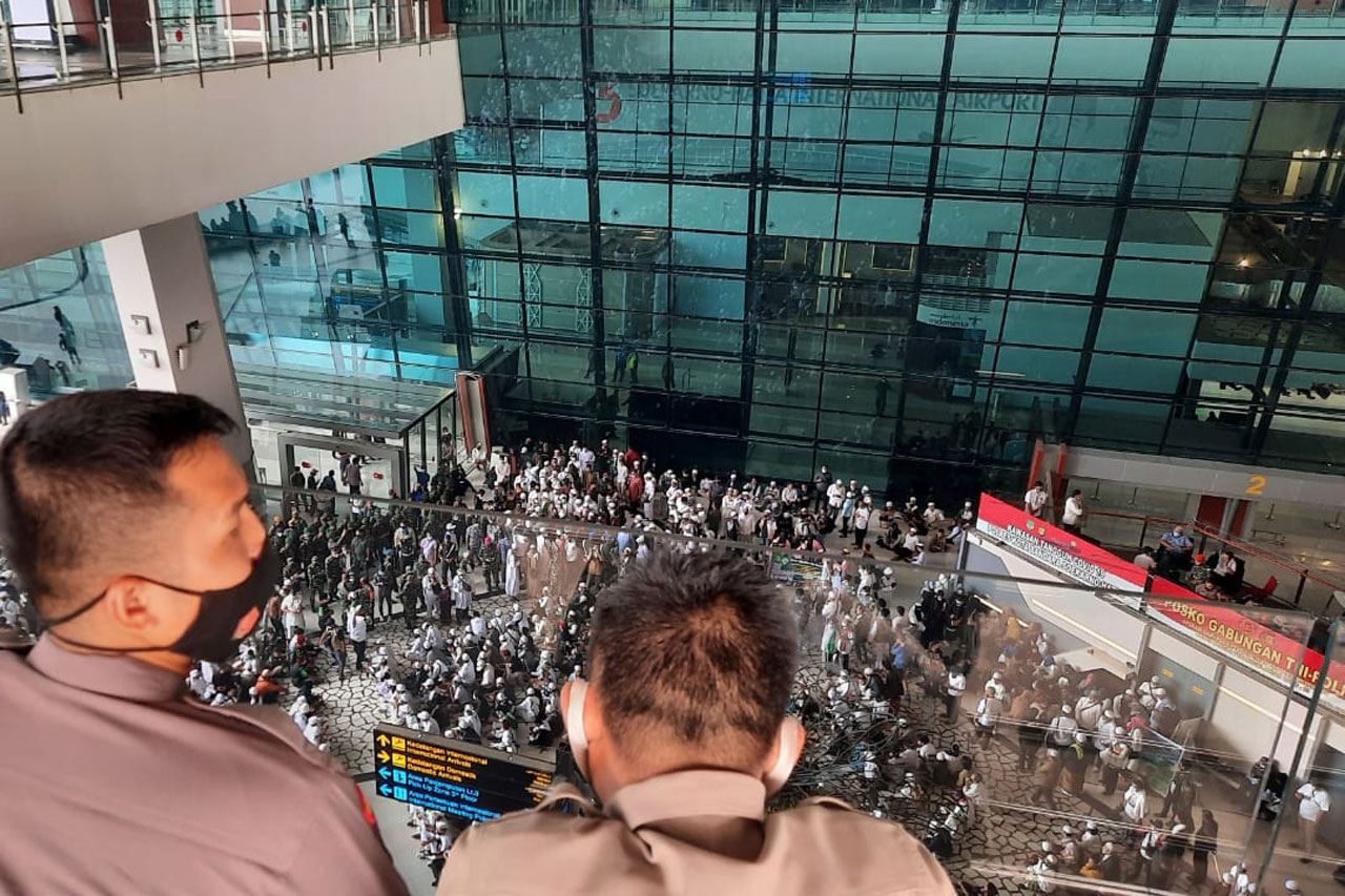 Simpatisan Habib Rizieq...