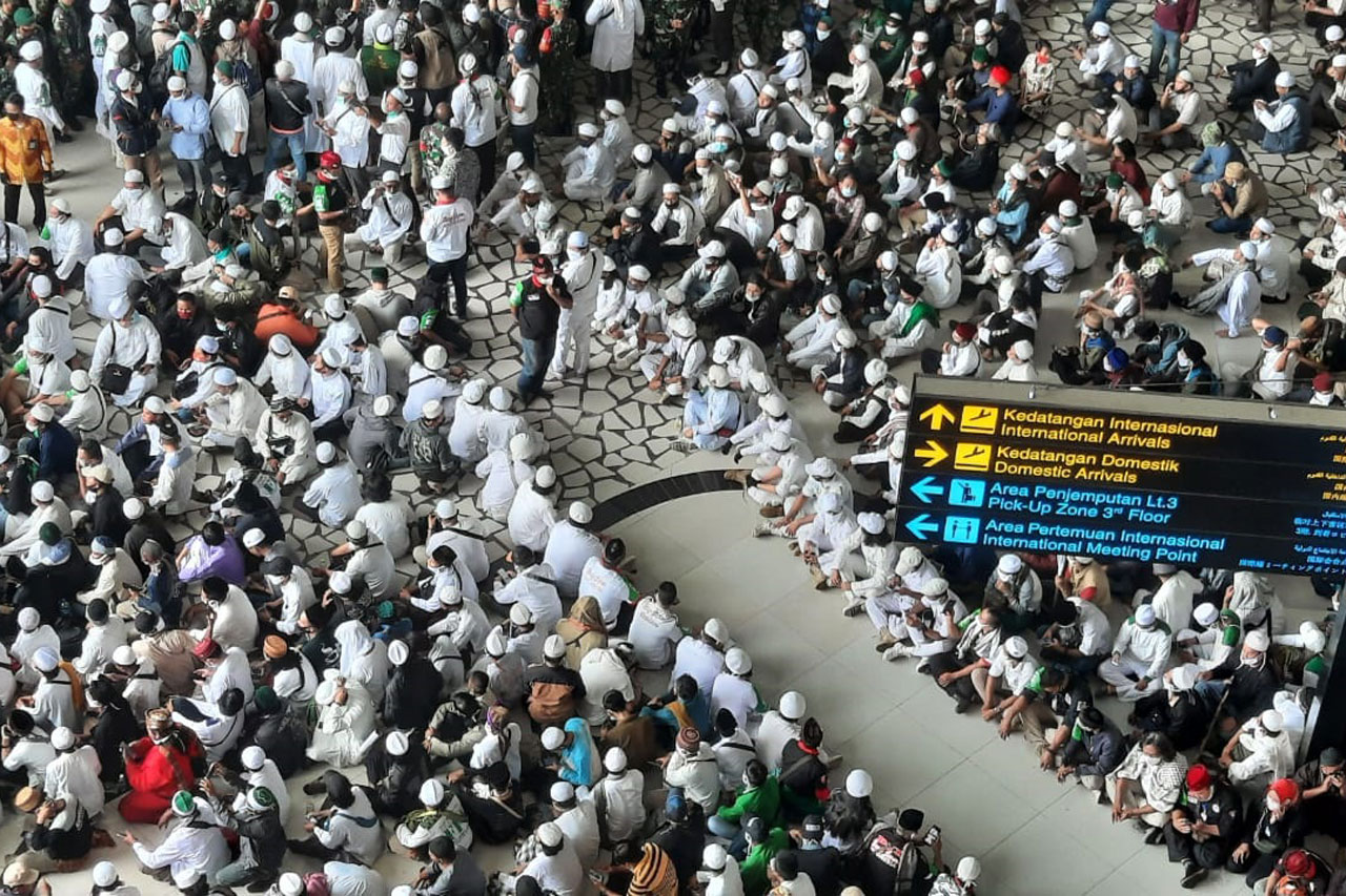 Simpatisan Habib Rizieq...
