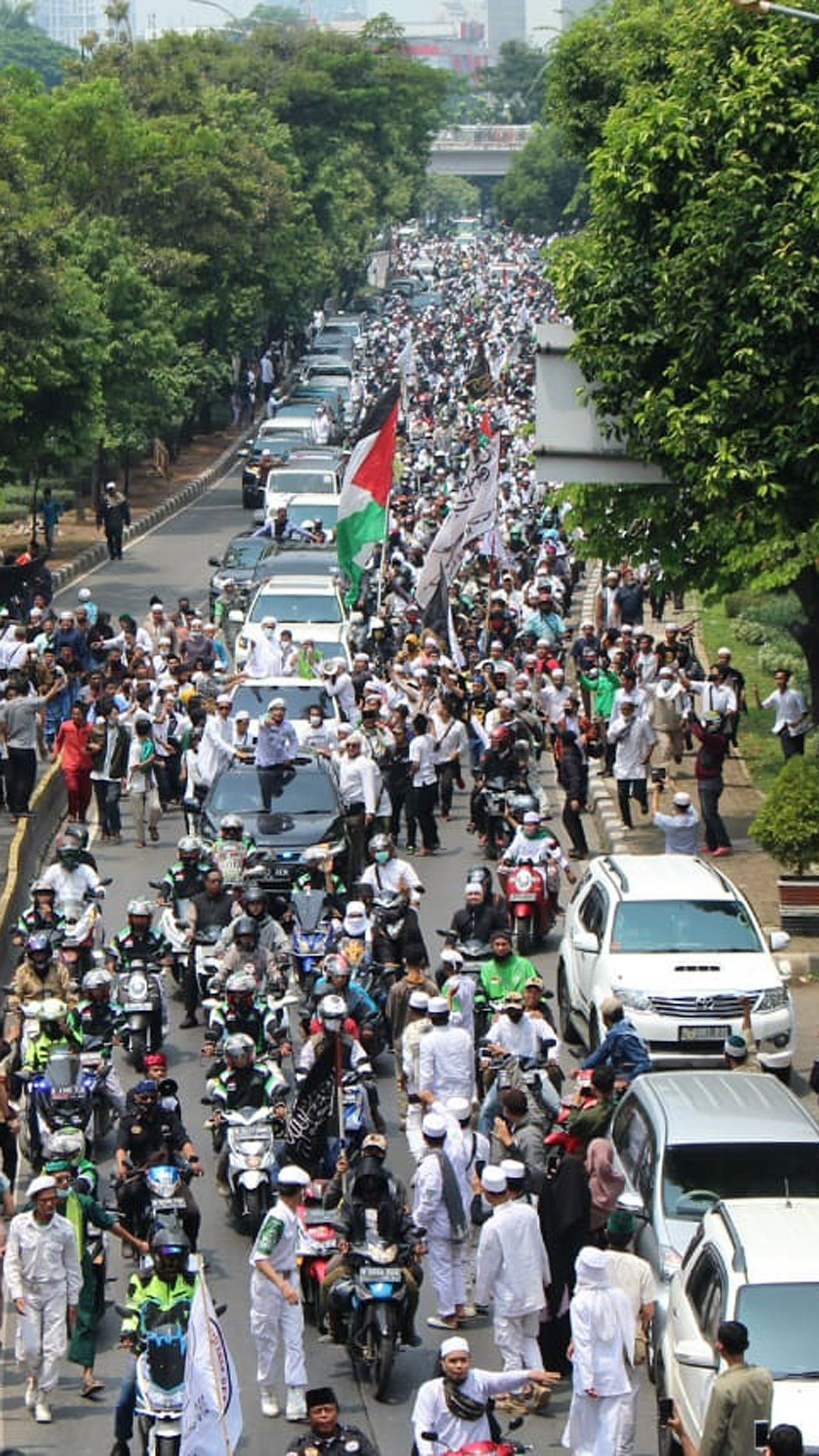 Ribuan Simpatisan Kawal...
