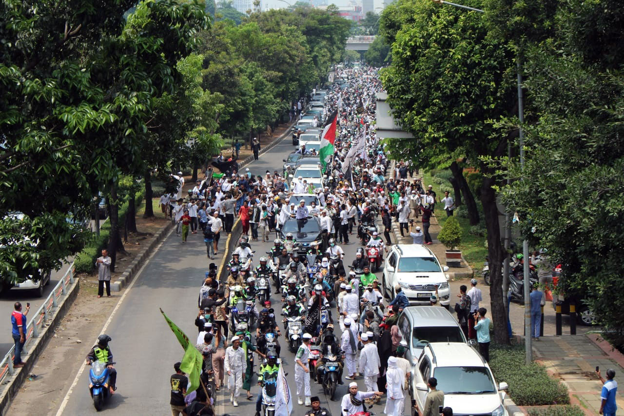 Ribuan Simpatisan Kawal...