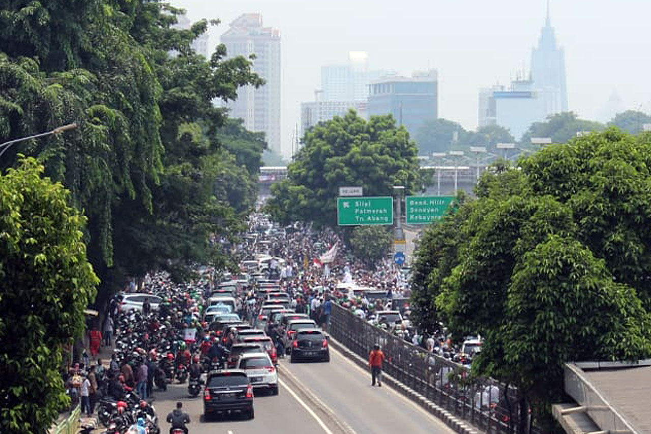 Ribuan Simpatisan Kawal...