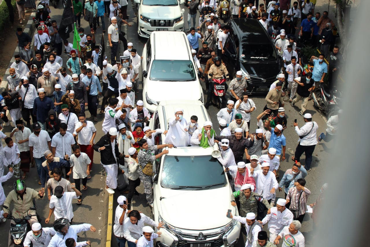 Ribuan Simpatisan Kawal...