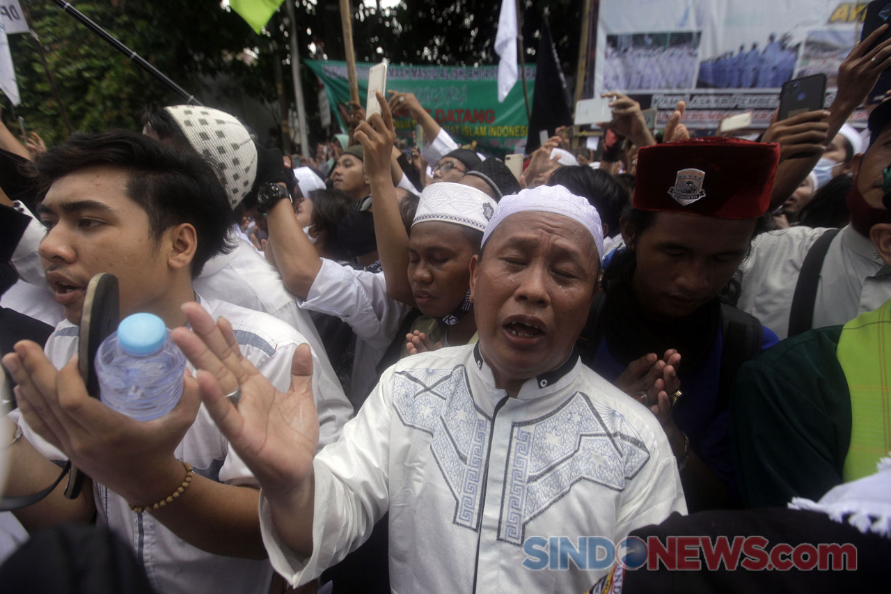 Bersama Pendukungnya...