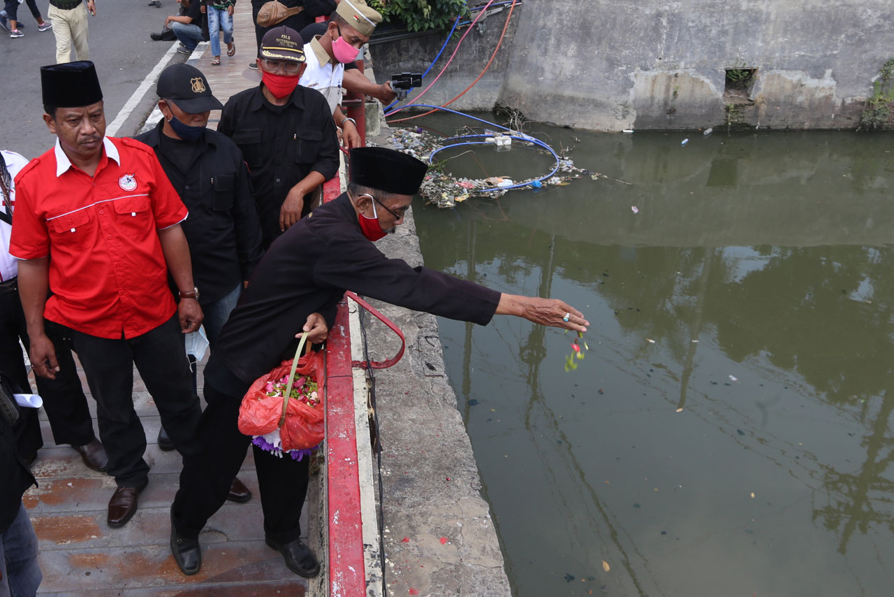 KBRS Gelar Upacara dan...