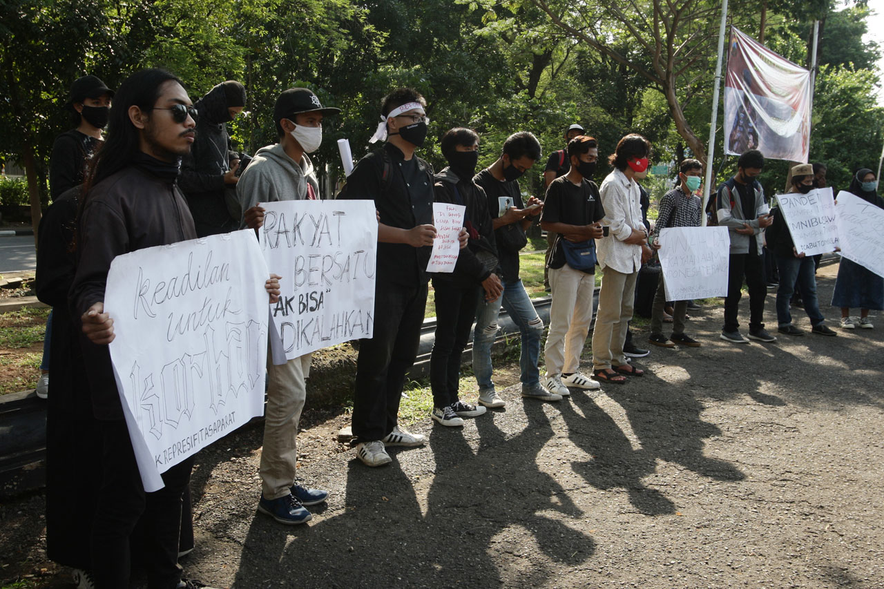Mahasiswa Semarang Gelar...