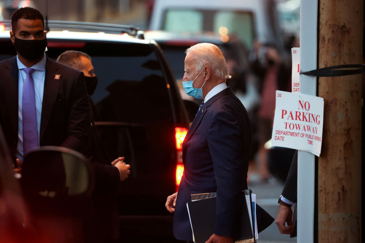 Joe Biden Habiskan Waktu...