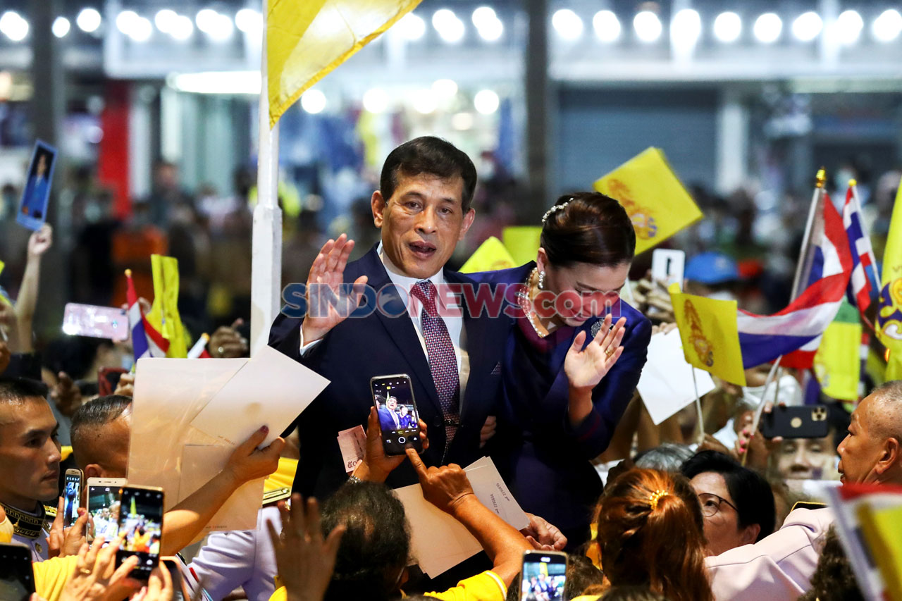 Ditemani Ratu Suthida,...