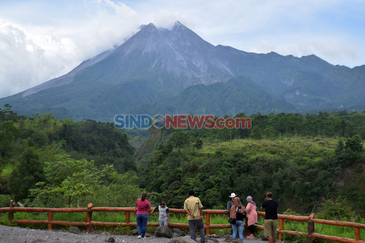 Menikmati Objek Wisata...