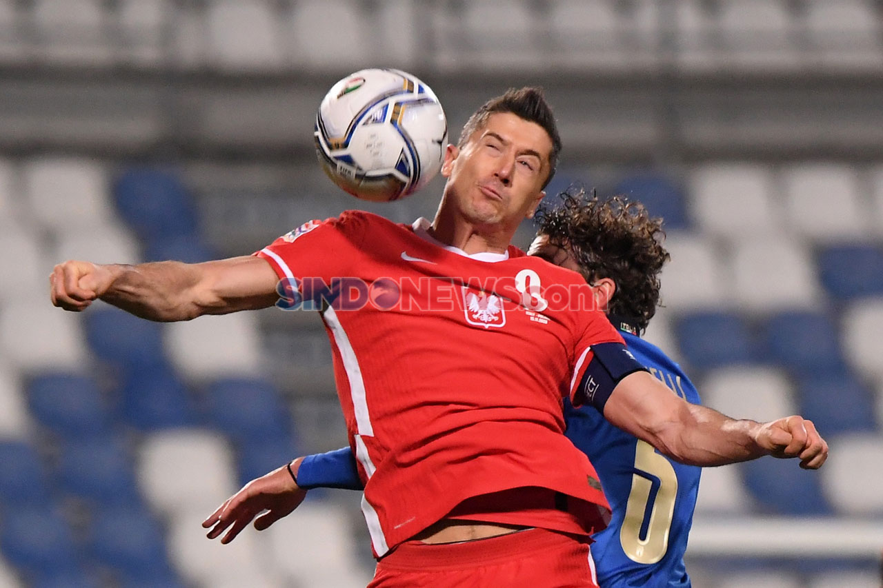 Bekuk Polandia 2-0,...