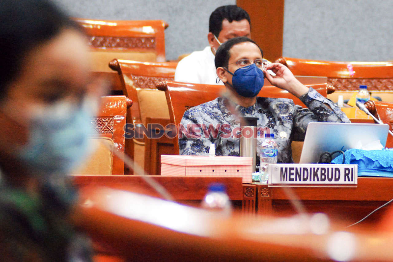 Mendikbud Rapat Kerja...