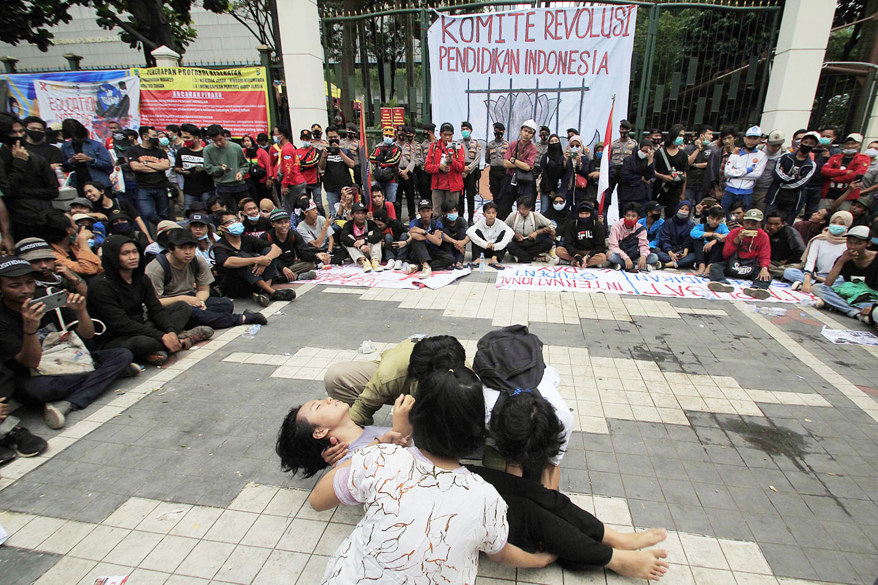 Pelajar dan Mahasiswa...