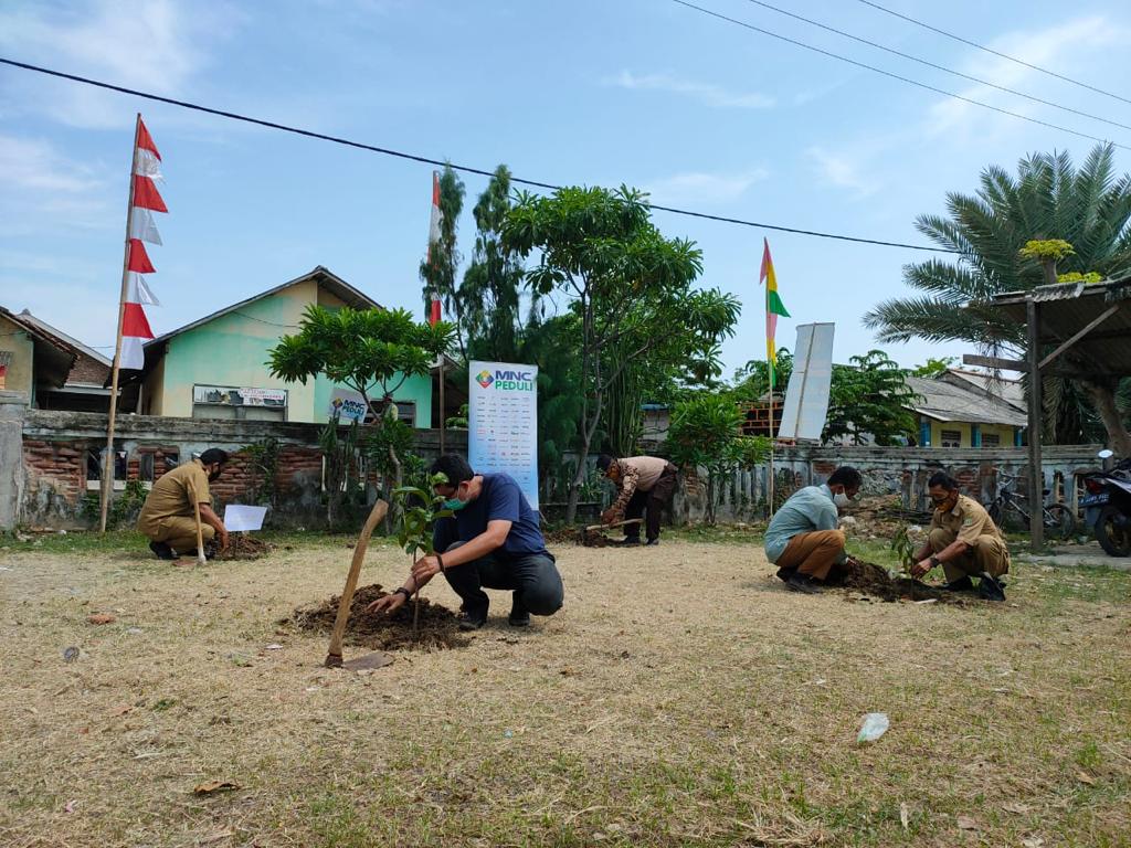Hari Pohon Sedunia,...