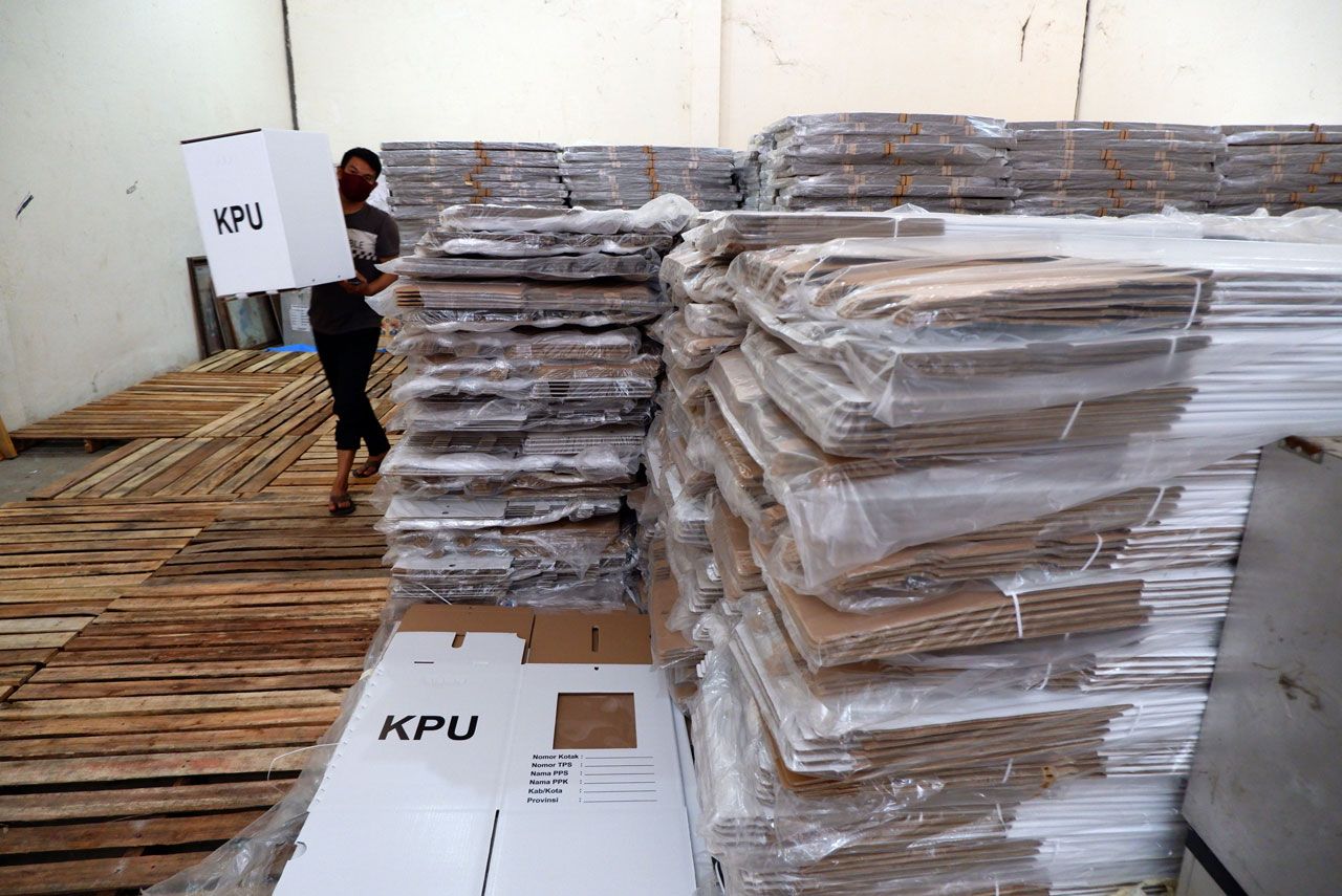 KPU Makassar Siap Distribusikan...