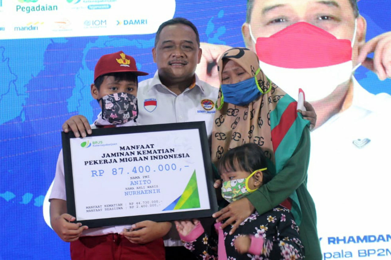 BP2MI Gelar Sosialisasi...
