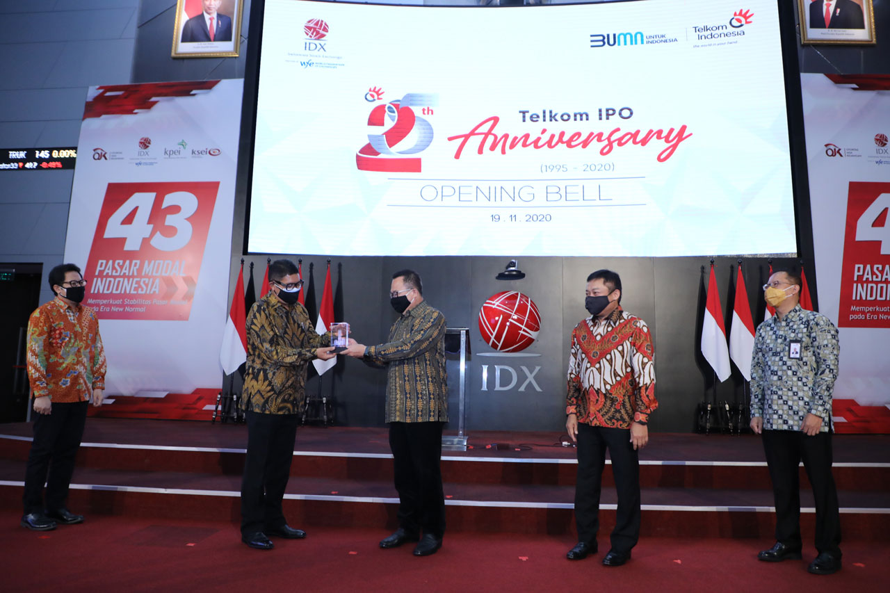 25 Tahun IPO, Telkom...