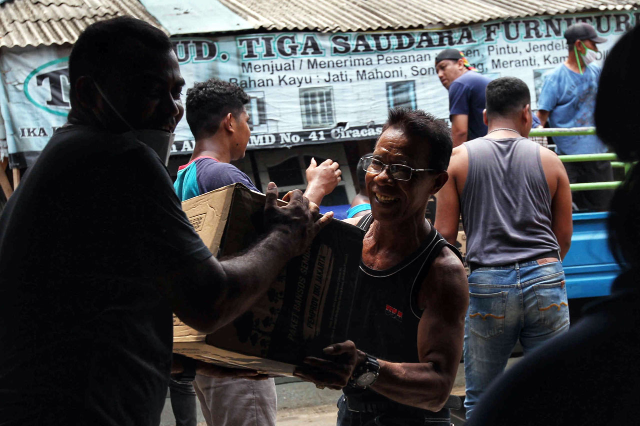 Bantuan Sembako Pemprov...