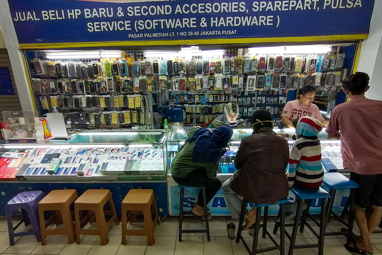 Pedagang Smartphone...