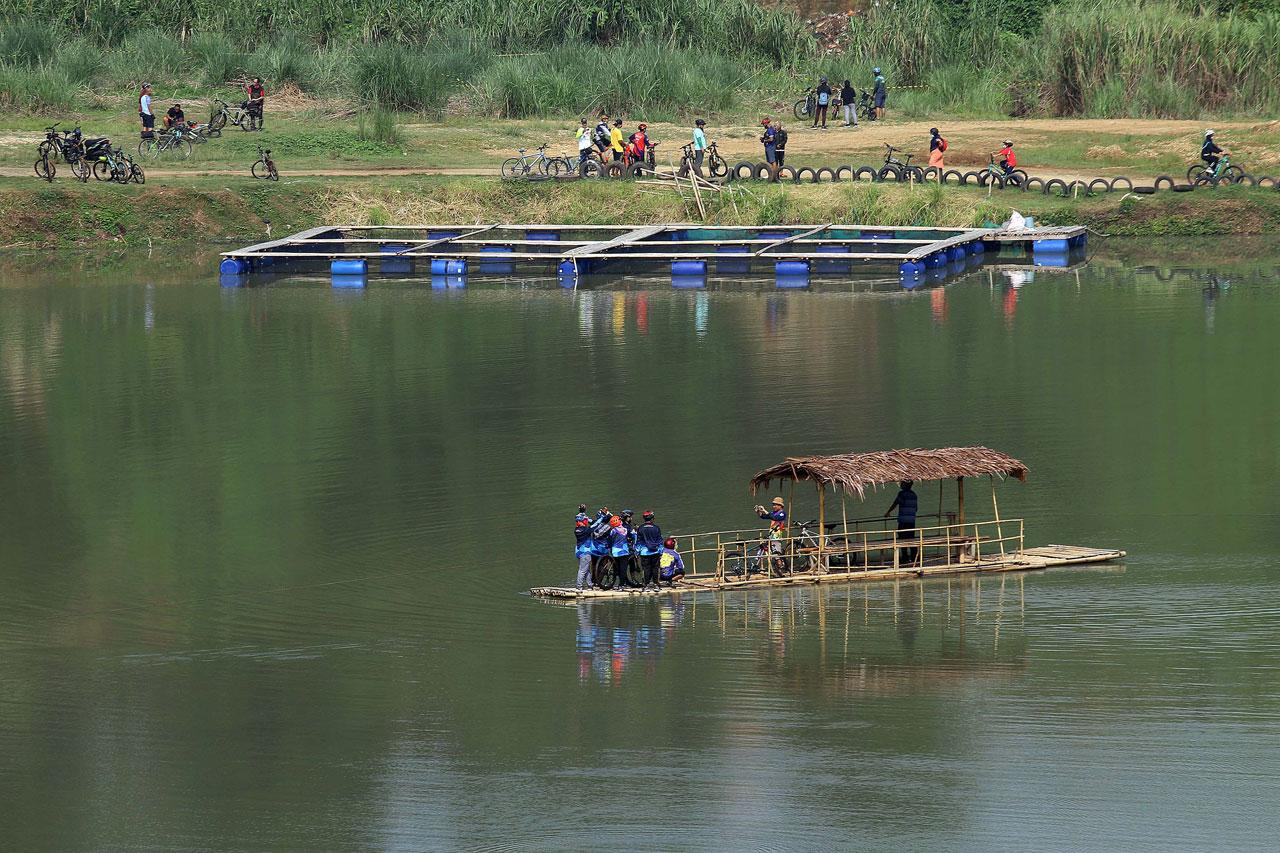 Berwisata Sepeda ke...