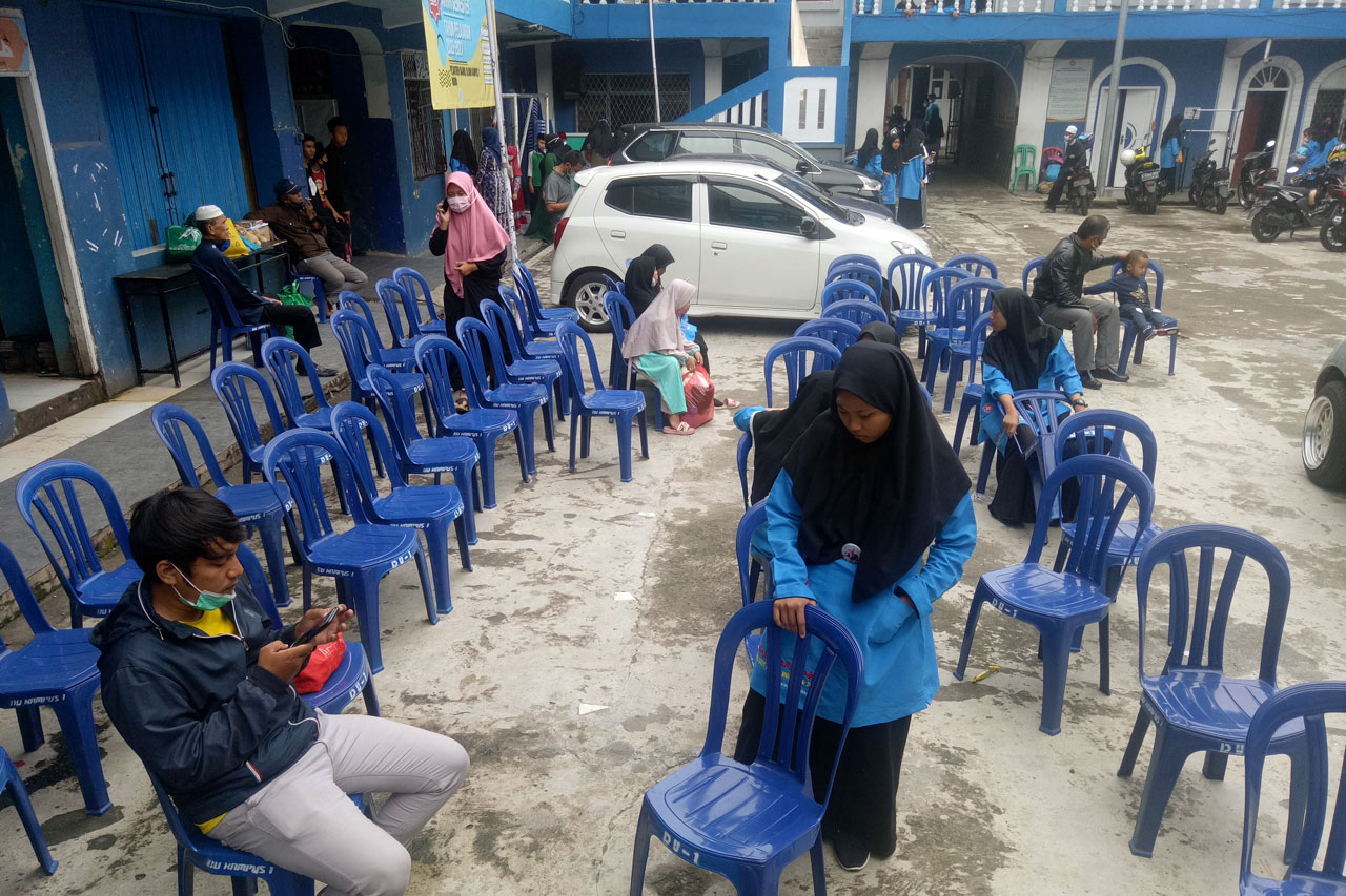 Santri Ponpes Darul...