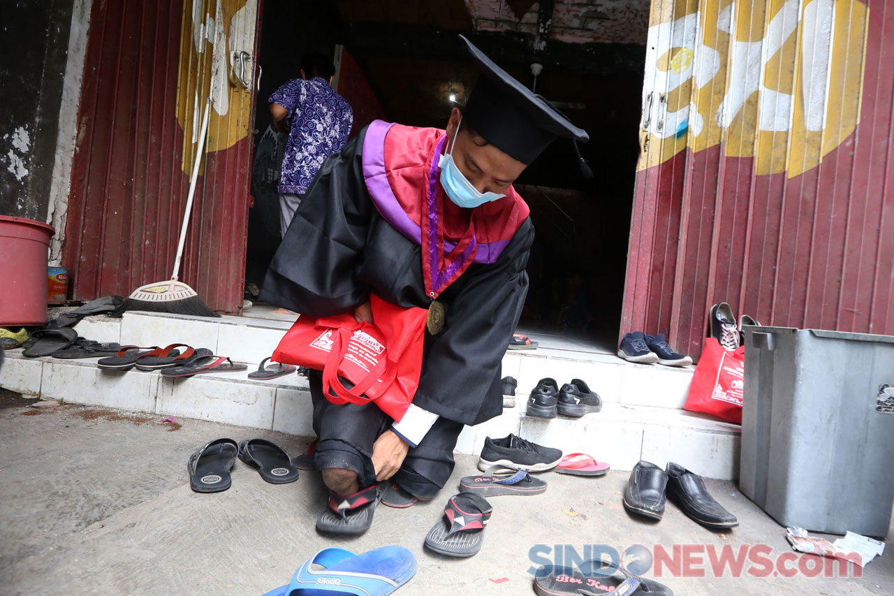 Tak Kenal Menyerah,...