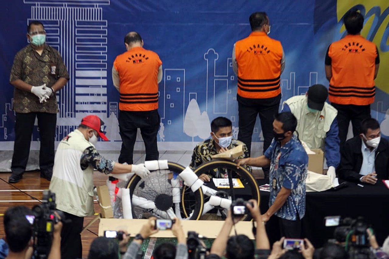 Selain Edhy Prabowo,...