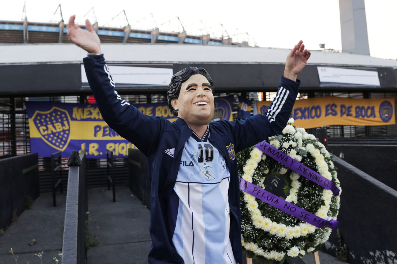 Diego Maradona Meninggal,...