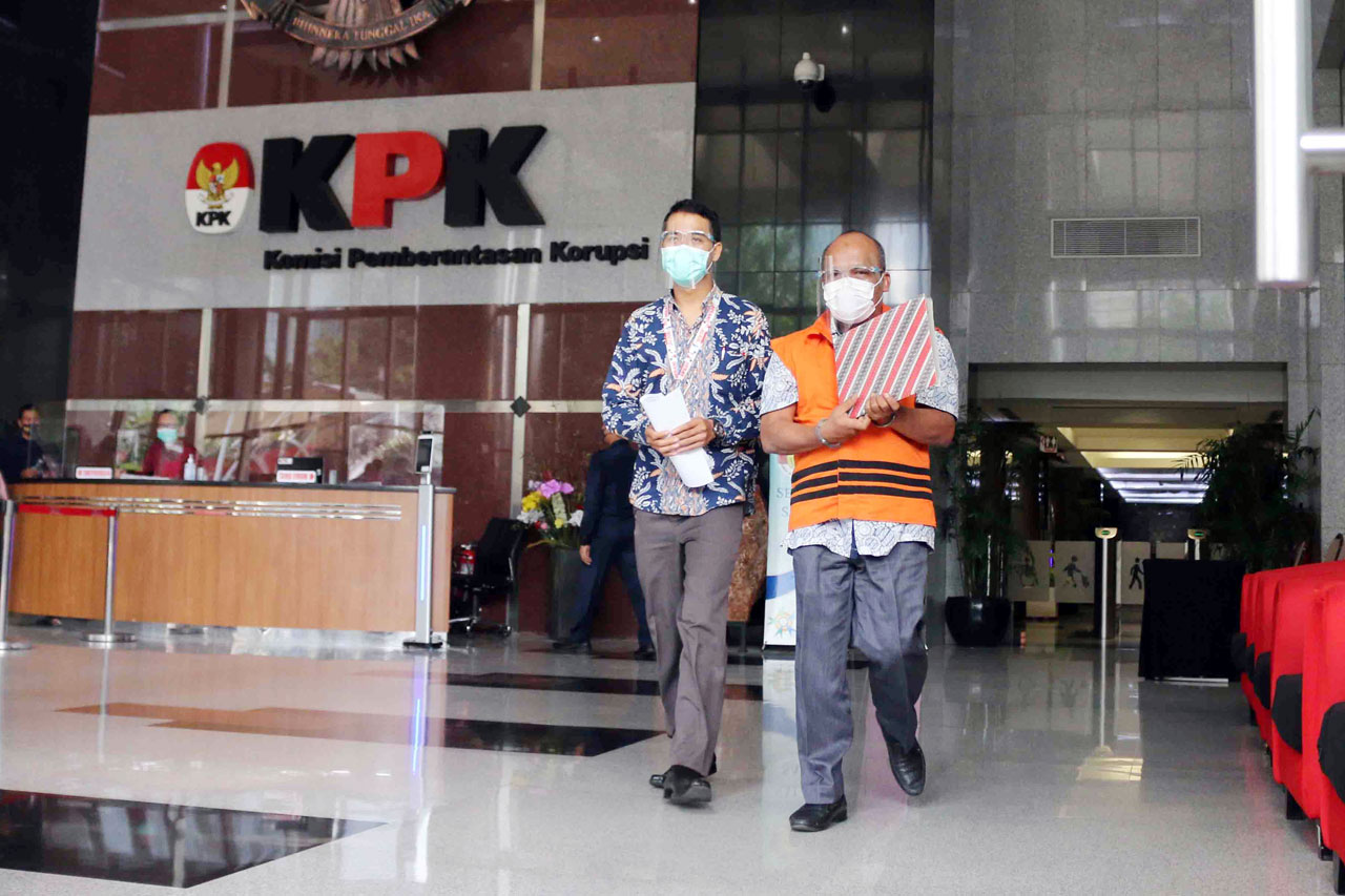 KPK Lanjutkan Pemeriksaan...