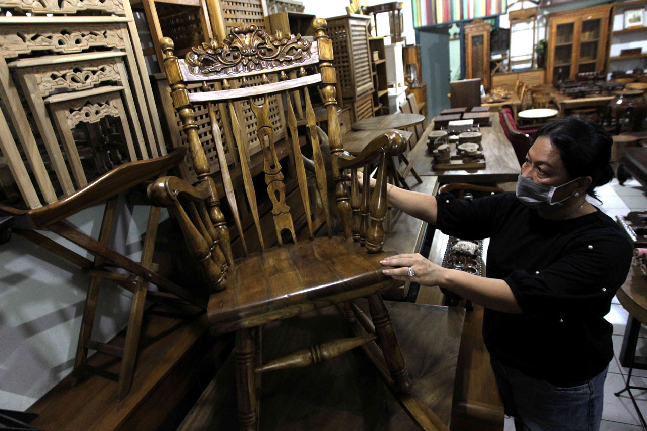 Industri Furniture Terpuruk...