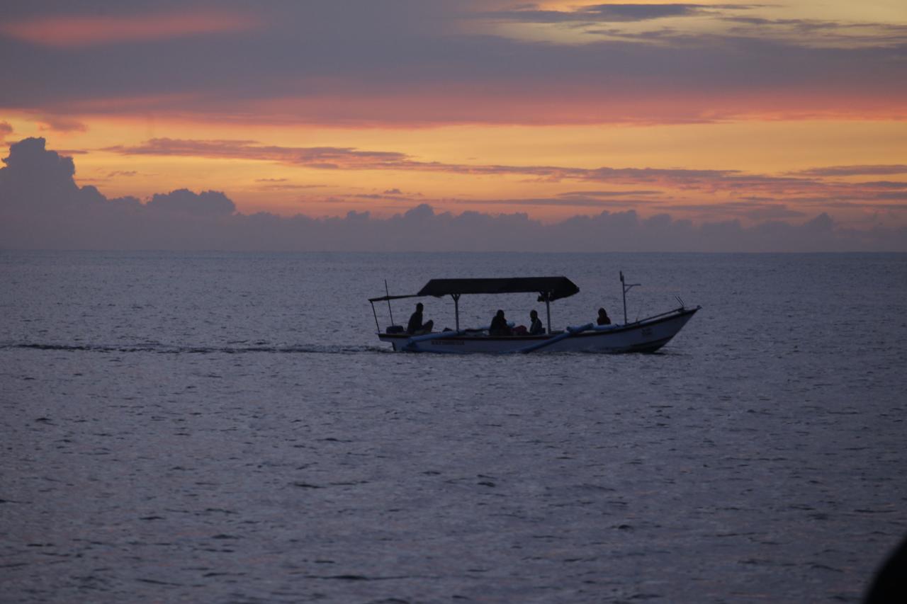 Keseruan Sunrise Hangouts...