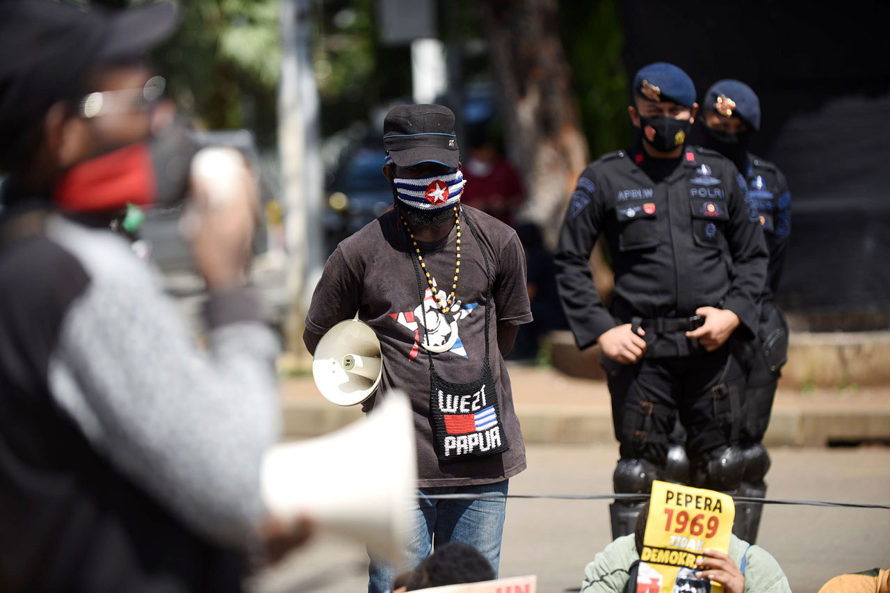 Mahasiswa Papua Gelar...