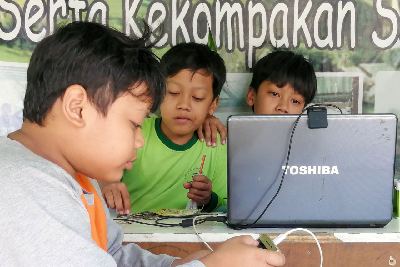 Pemkot Tangerang Berikan...