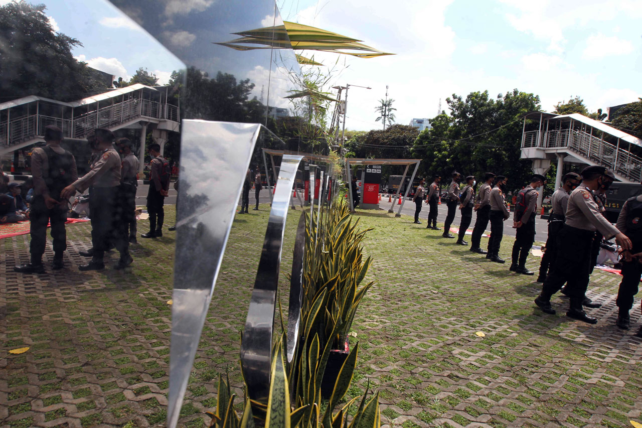 KMBUI Desak KPK Tangkap...