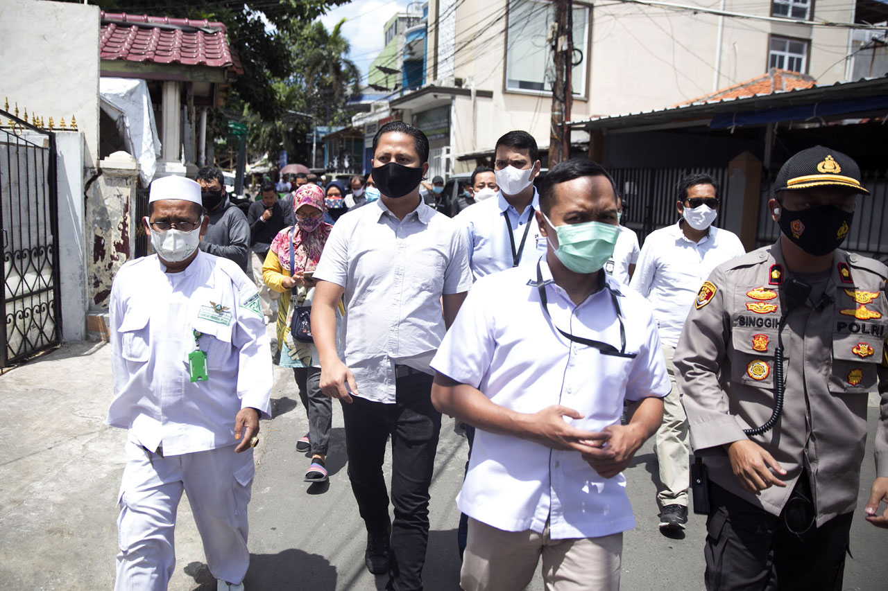 Datangi Rumah Petamburan,...