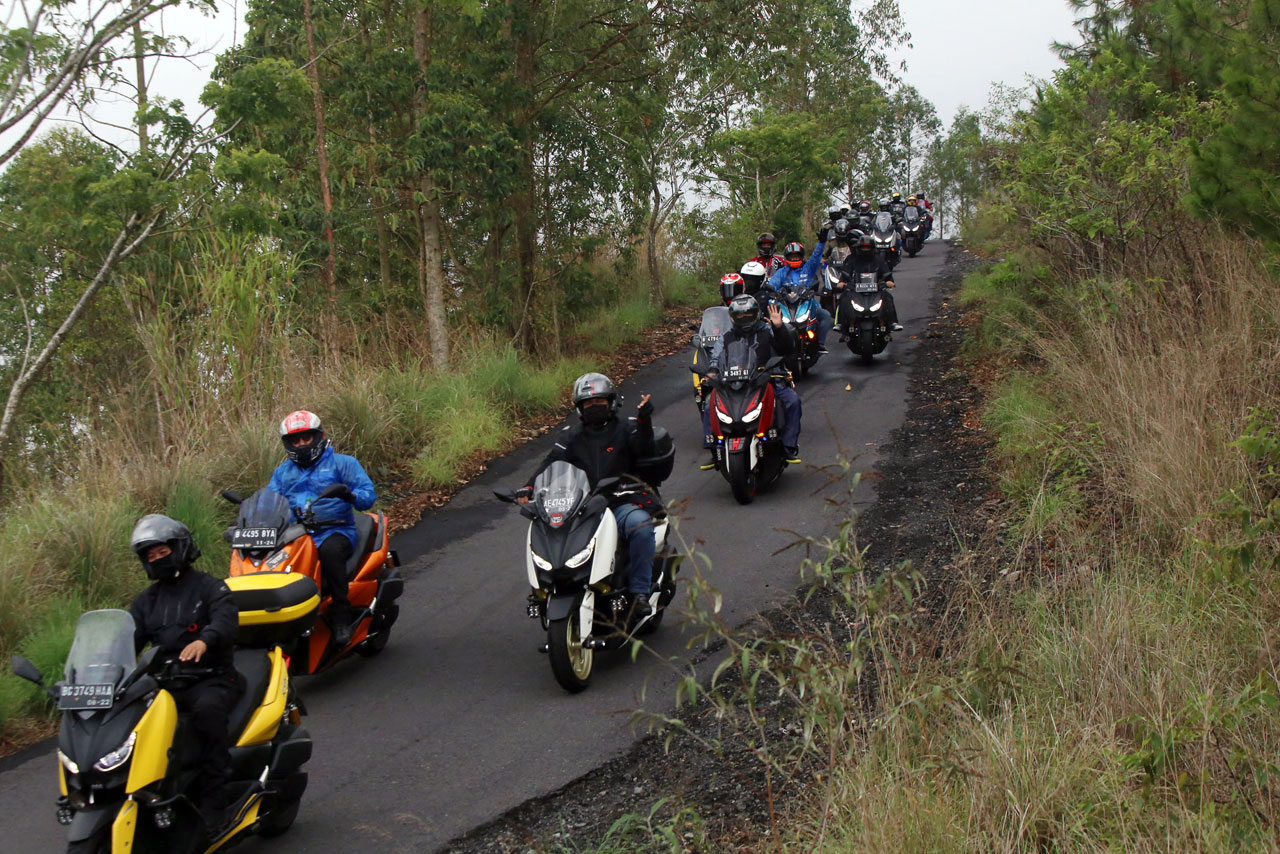 Hari Kedua, Rombongan...