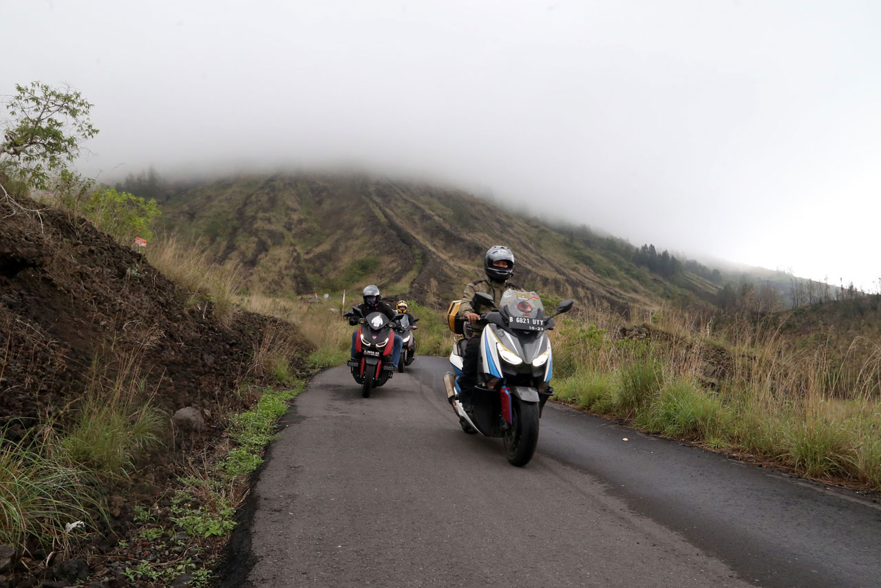 Hari Kedua, Rombongan...