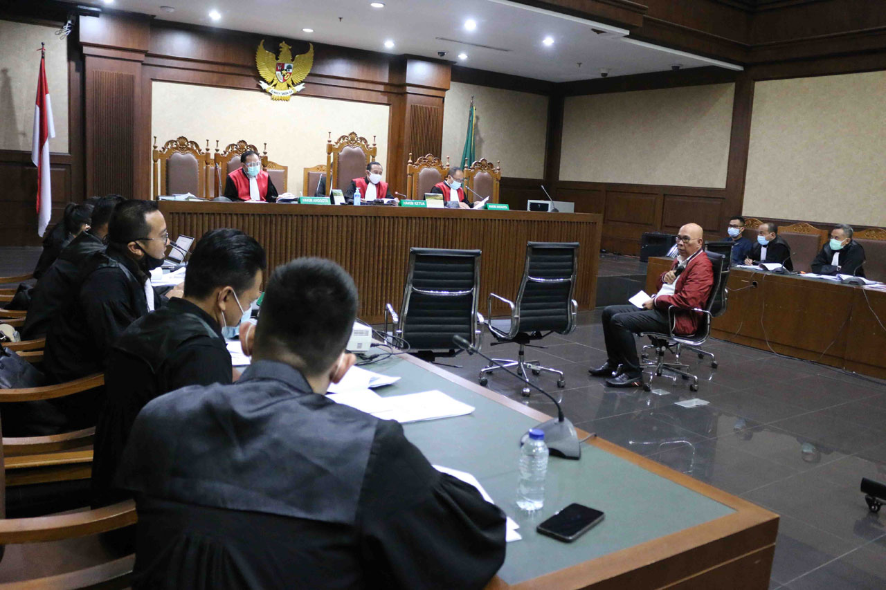 Andi Irfan Jaya Jalani...