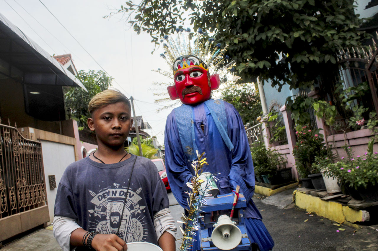 Penghibur Pinggir Jalan...