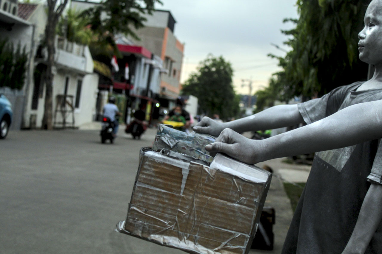 Penghibur Pinggir Jalan...