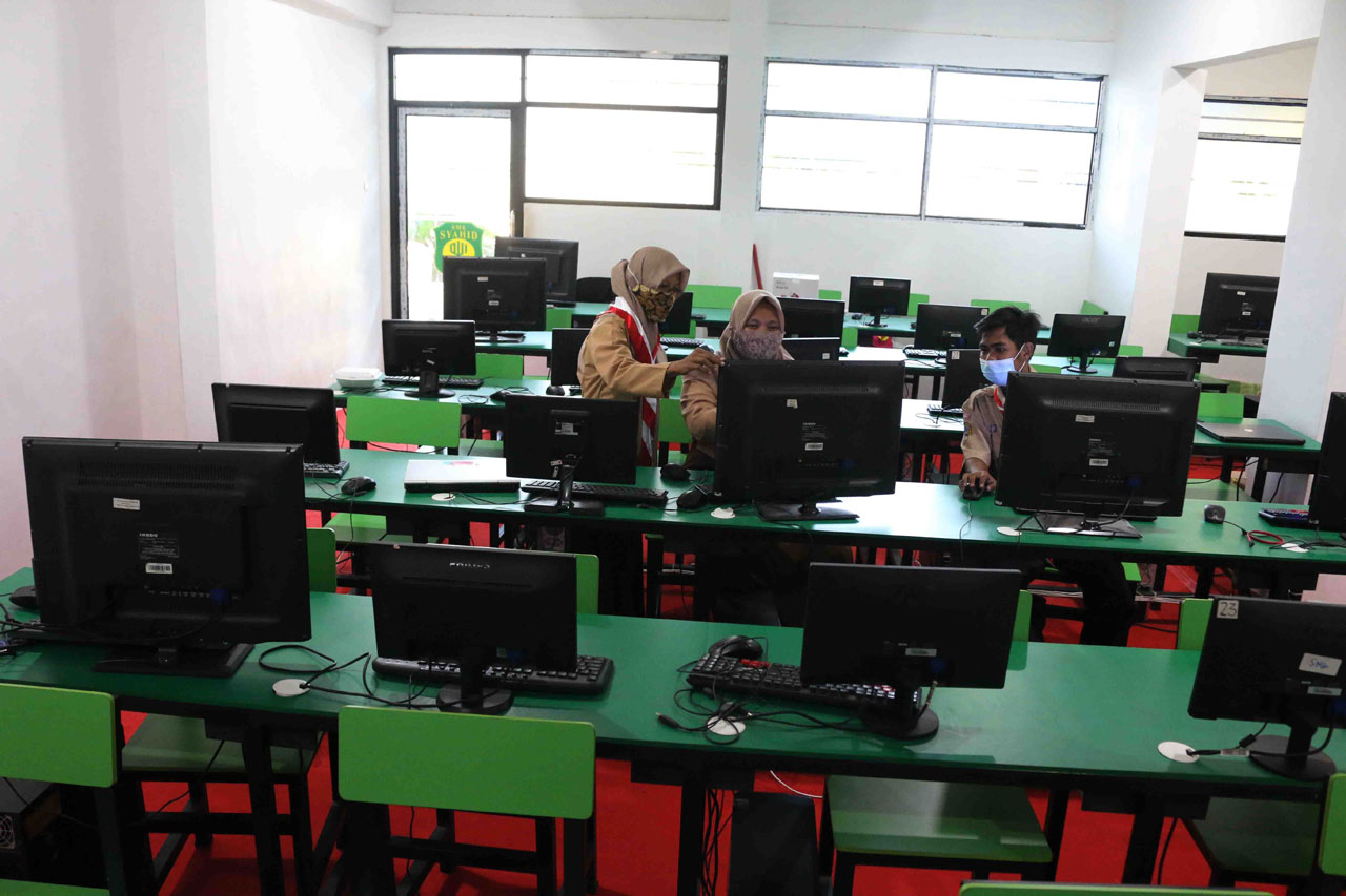 SMK Syahid Cilincing...