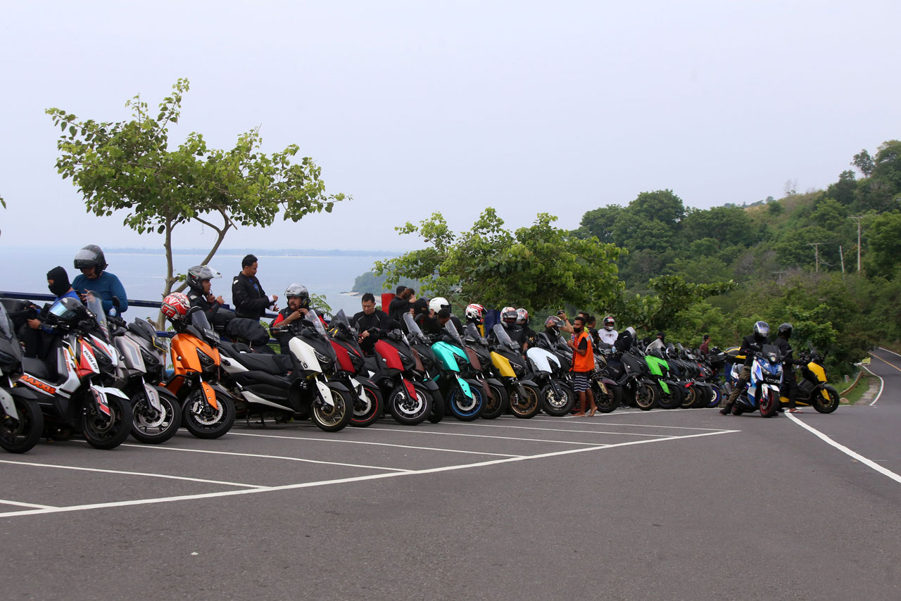 Tiba di Lombok, Mister...