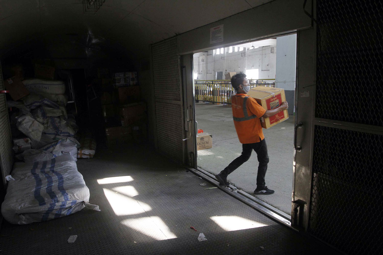 Bisnis Logistik dan...