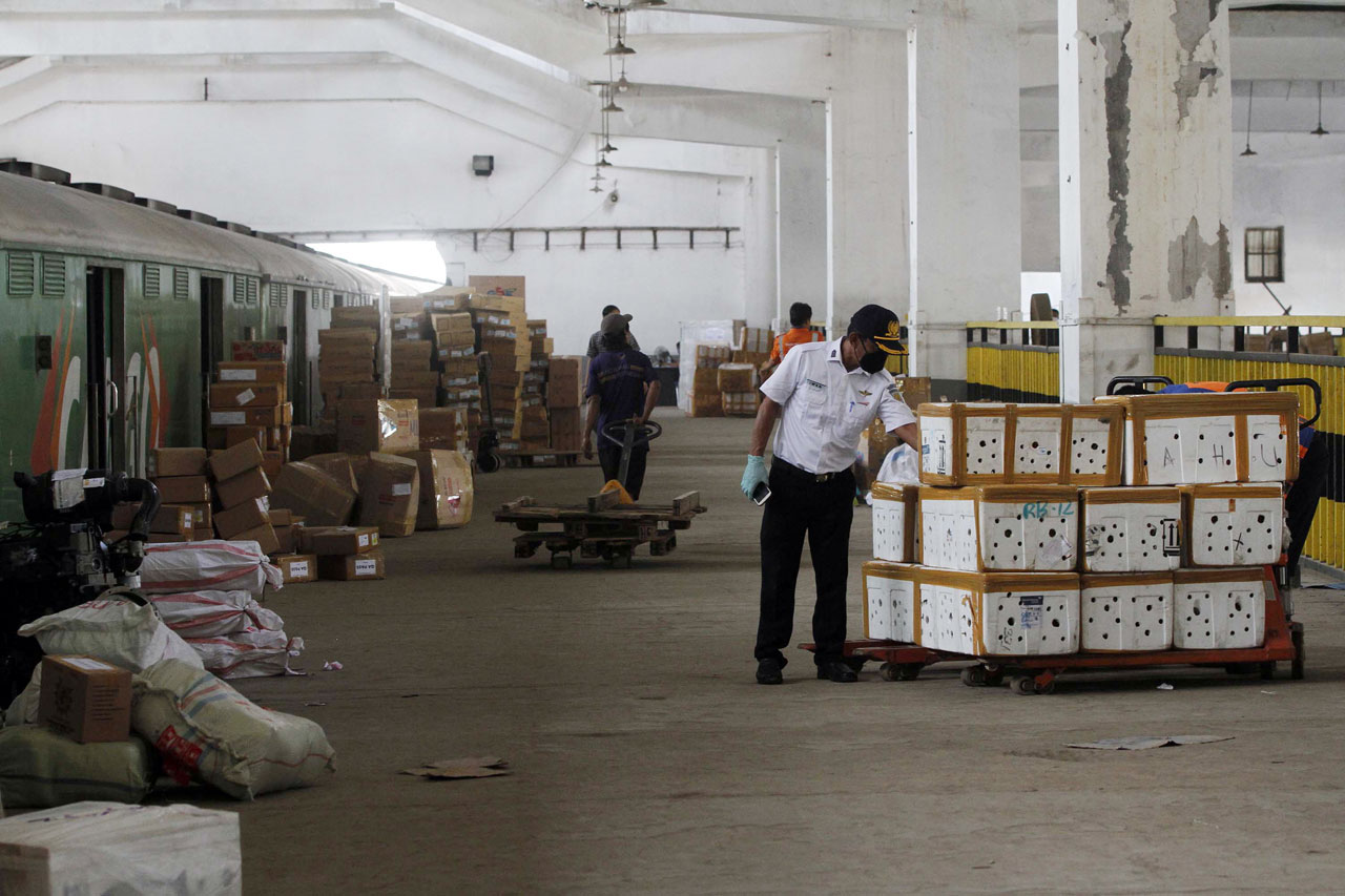 Bisnis Logistik dan...