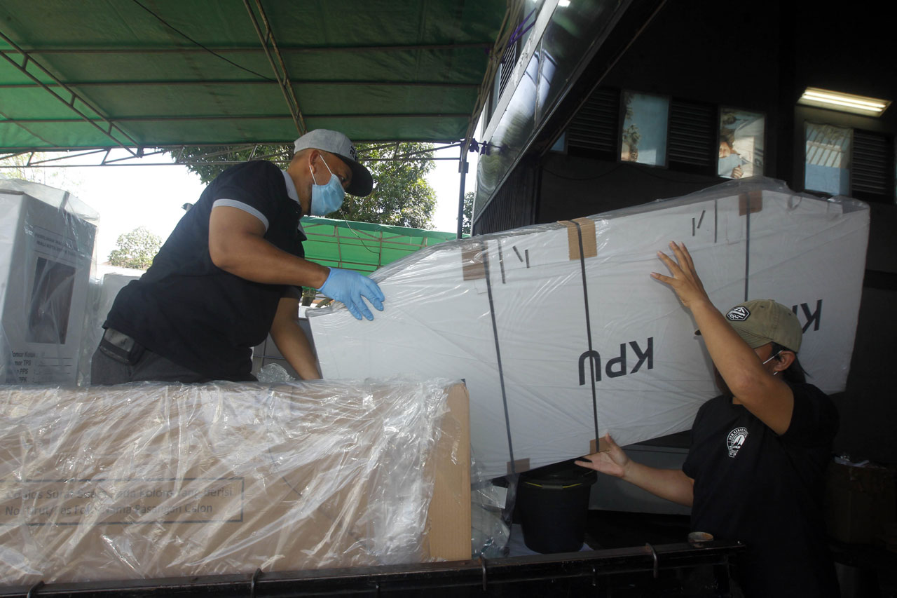 Distribusi Logistik...