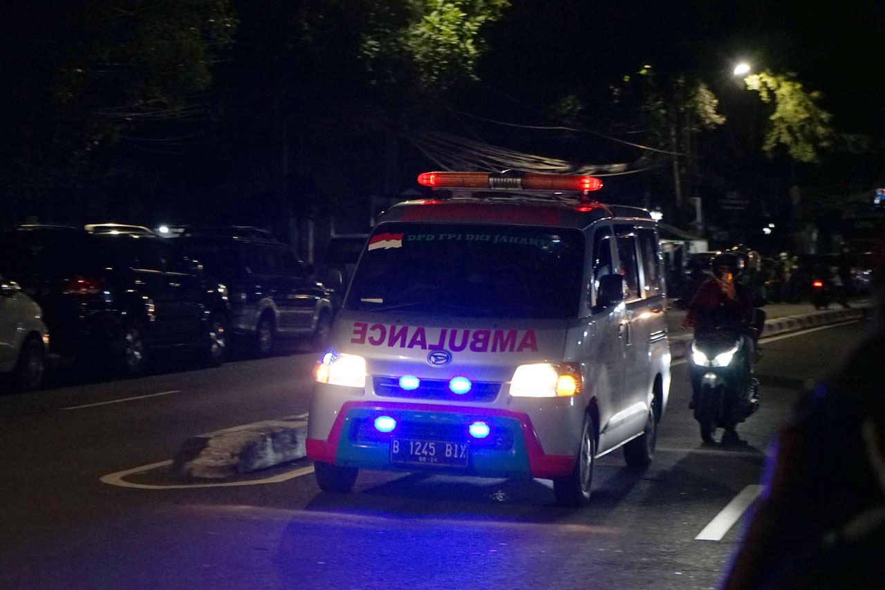 Iring-iringan Ambulans...
