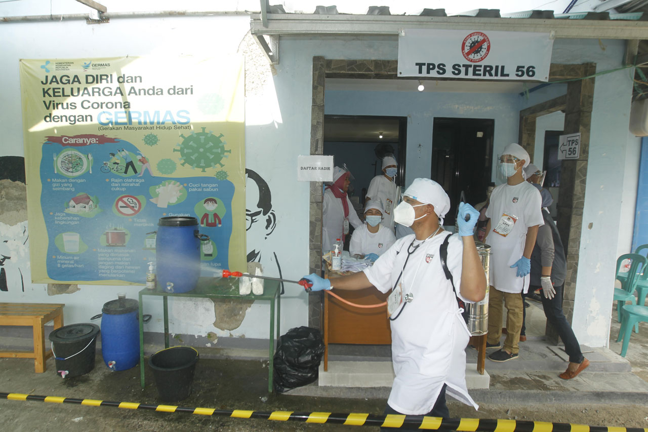 Keren, Petugas TPS 56...