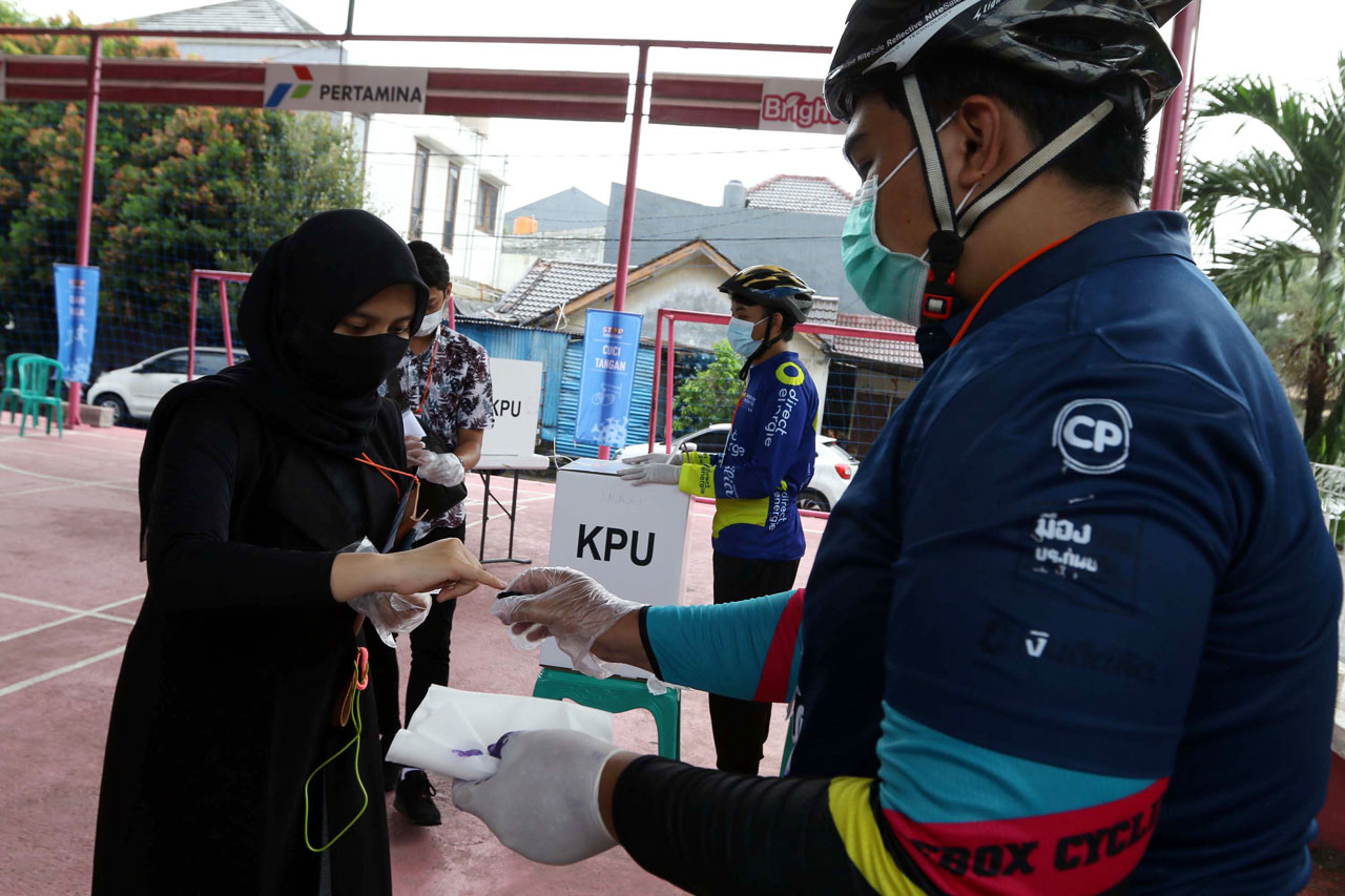Kenakan Jersey Sepeda,...